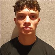 Profesor de Inglés imparte clases hasta jóvenes de 16 años /Nivel de Instituto